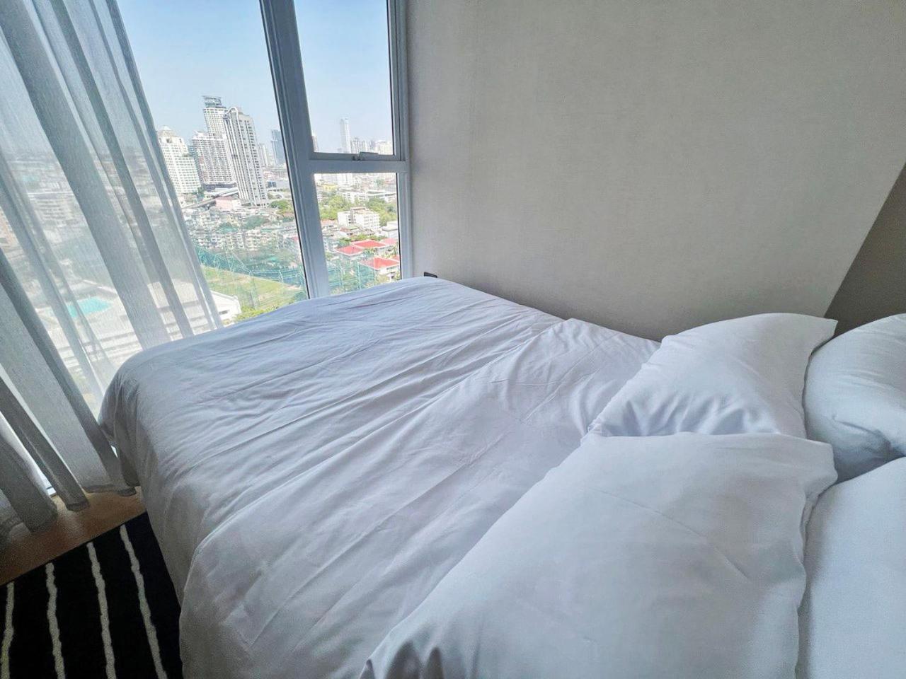 2 Bedroom Luxury Apartment 3 Min Walk From Bts Ekkamai Bangkok Bagian luar foto